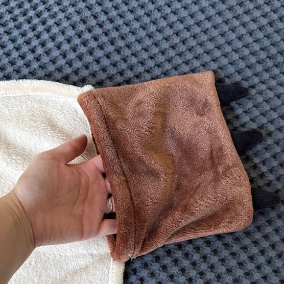 Sloth blanket/robe - Picture 4 of 7